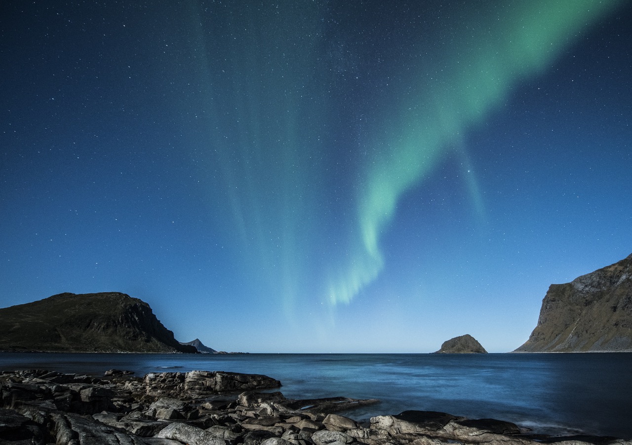 aurora-borealis-lofoten-norway-night